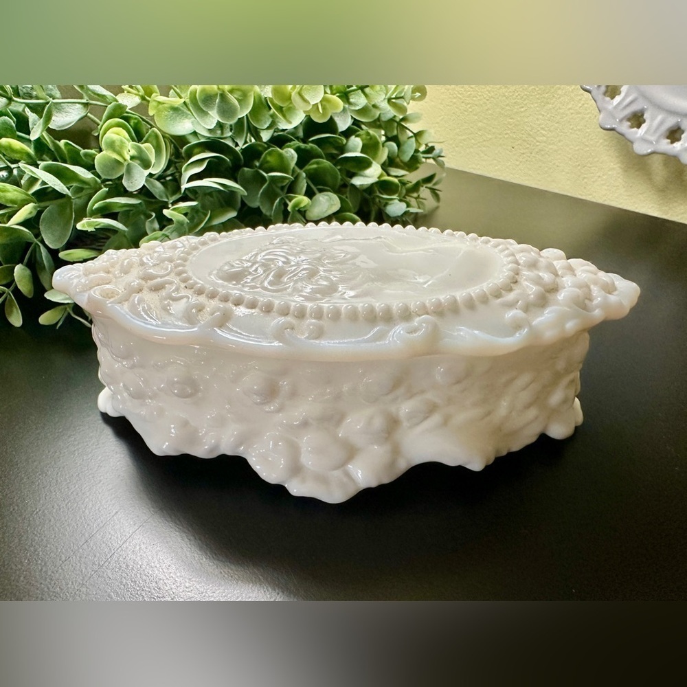 FOSTORIA, JENNY LIND, PRESSED, MILK GLASS, CAMEO, PIN BOX WITH LID.